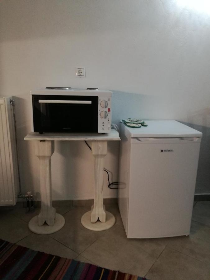 Maria'S Cozy Basement Studio ! Волос Экстерьер фото