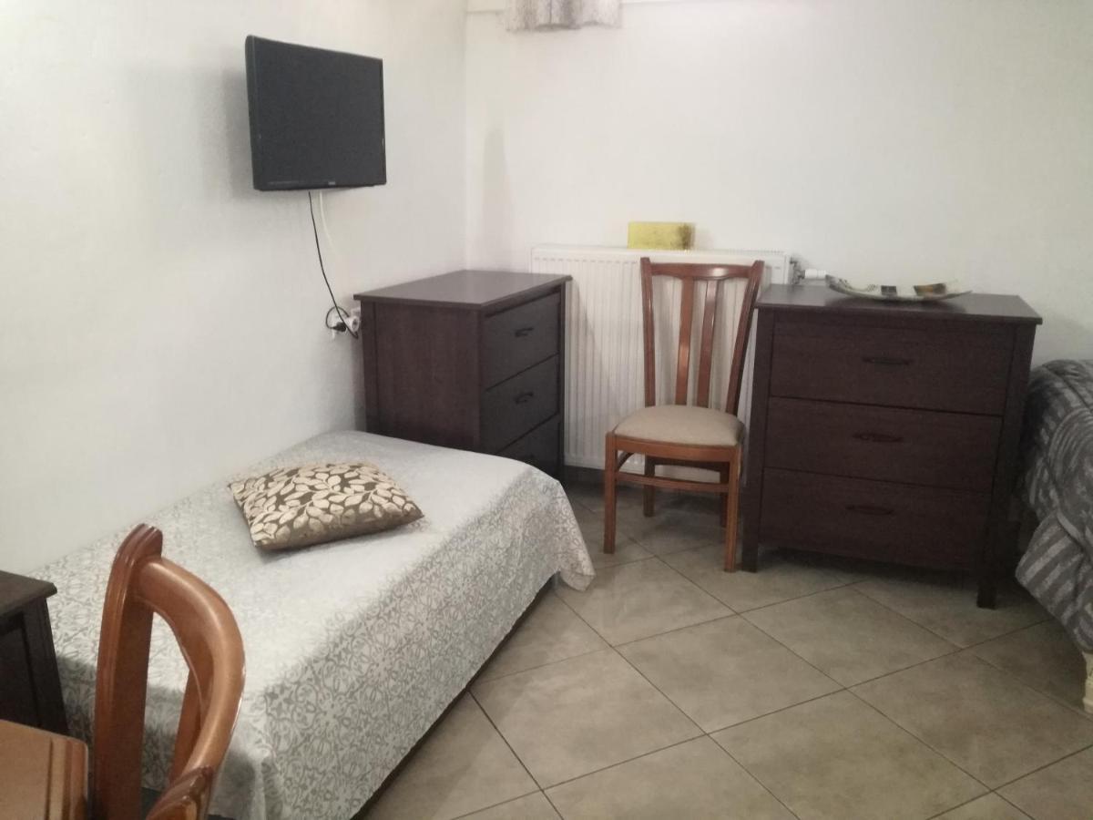 Maria'S Cozy Basement Studio ! Волос Экстерьер фото